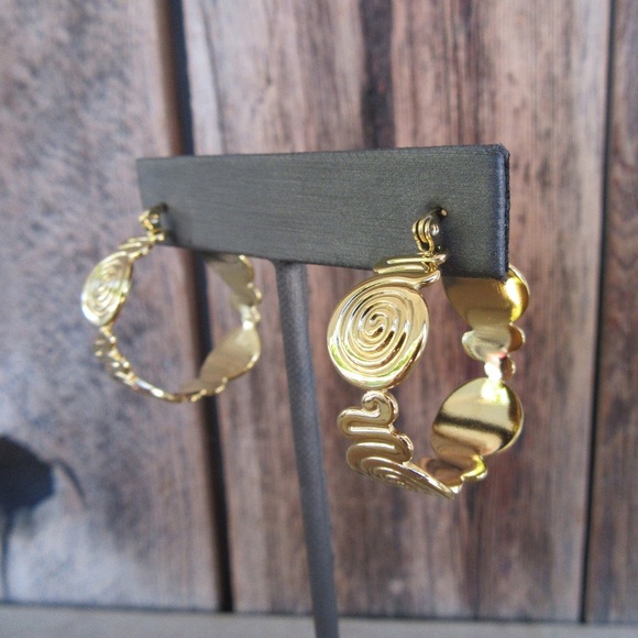 90s Vintage Swirl Earrings - Picture 1 of 5